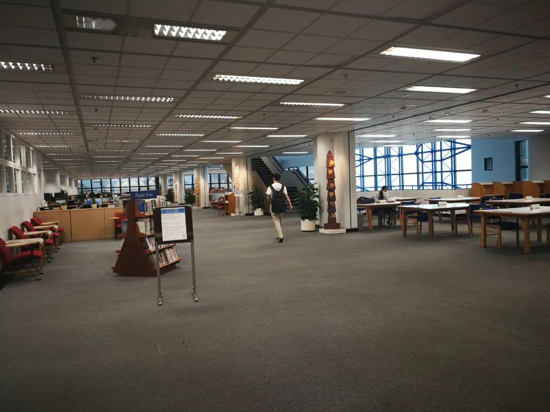 lg7的食堂也恢复营业了,不过今天来吃早饭的同学不多~香港科技大学