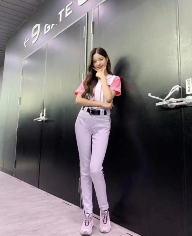 9fbec29aafa844d0bf5456aa9a7ea211.jpeg