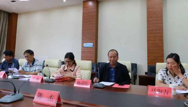 县人民政府副县长马丽说:"县人民政府将认真研究调研意见建议,充分