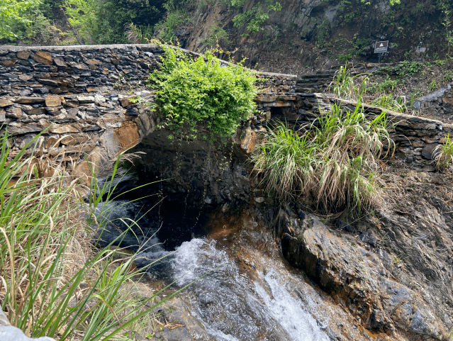 浙江的山上有玉石吗 e015712ba0e24d0dad457d43851c39c9.png