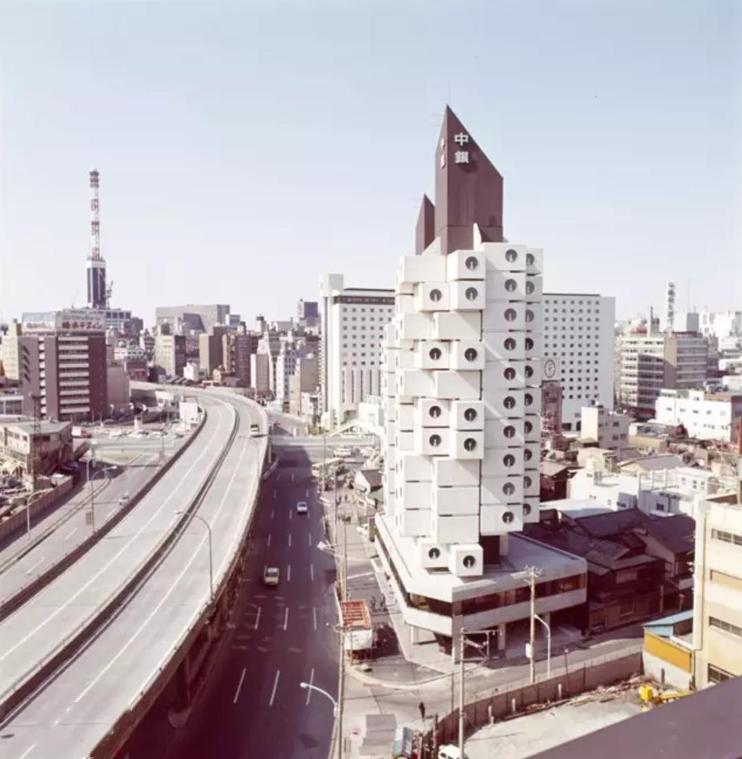 胶囊居住空间的概念诞生于上世纪70年代的日本.