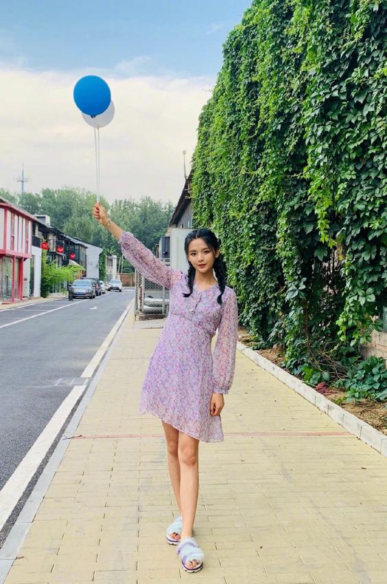 美人计|穿高圆圆的绿色碎花裙,你得这样化妆才行 美人计|穿高圆圆的绿色碎花裙,你得这样化妆才行
