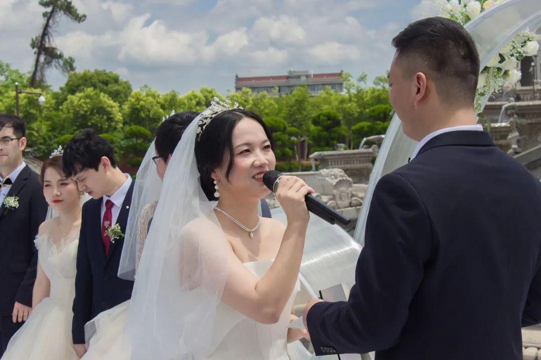 洁白的婚纱歌曲_洁白的婚纱图片(2)