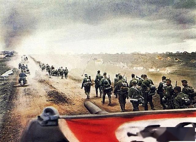1941年德军兵败莫斯科,不仅输在寒冬,更输在糟糕的路况