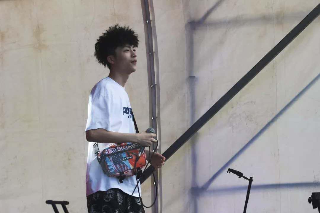 歌曲播放量上百亿姜云升关于嘉宾本场演出将限制入场人数温馨提示