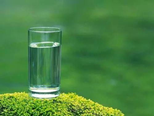 喝多少水可以稀释血液 71fff9ba56774631bca7890a04229b3c.jpeg