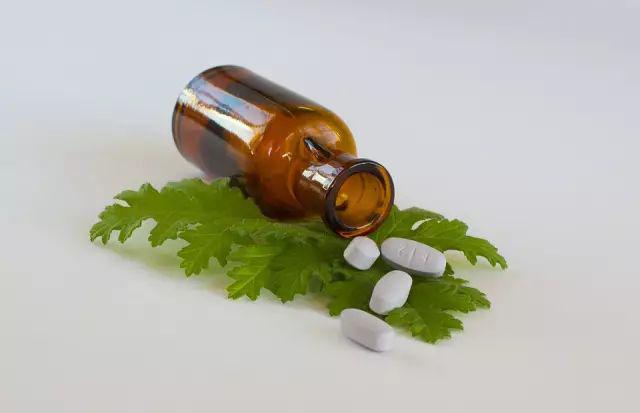 常识:还有多少喂药常识被忽略?!一粒泡腾片夺走18个月孩子的命