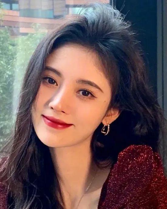 get不到连小鞠也一度靠它美出圈可以说是女明星的时尚标配有多火呢?