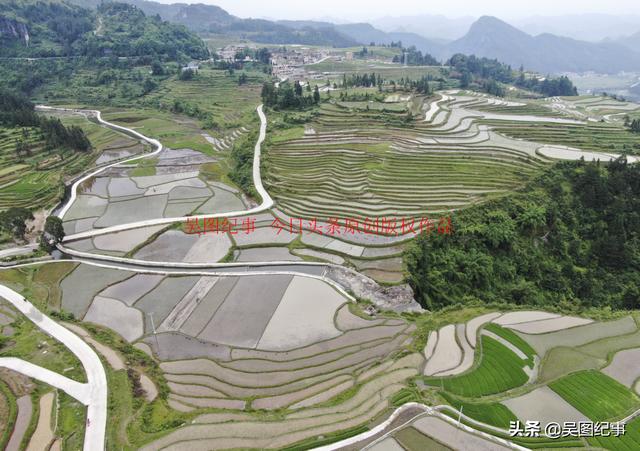 2020年5月27日,在贵州省贵定县沿山镇石板村腊利一带拍摄的万亩梯田.