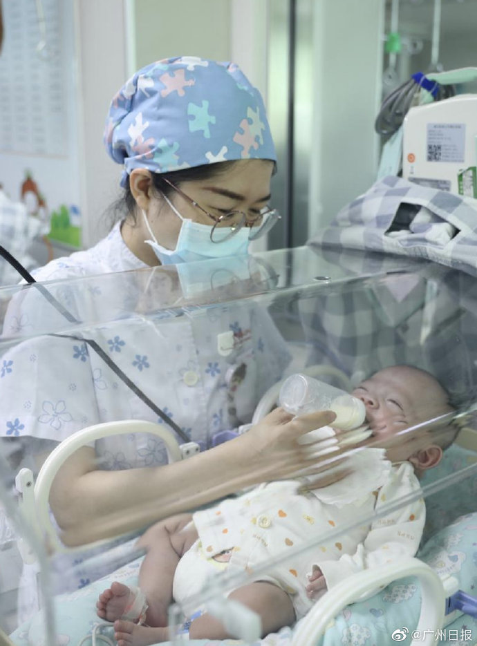 宝宝|超早产迷你宝宝住NICU百多天终于出院了出生1斤半