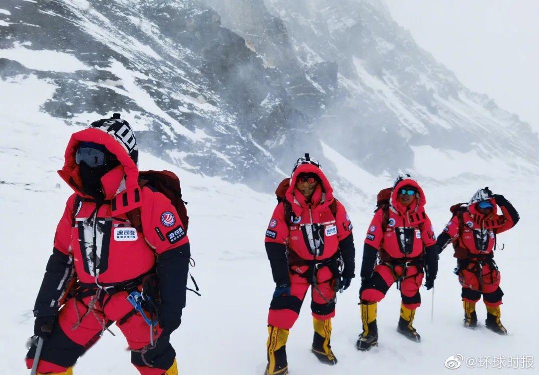 5月27日,2020珠峰高程测量登山队向珠峰峰顶挺进,成功登顶 2020/5/27