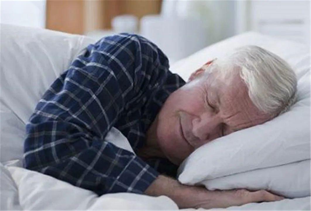 健康| 年轻人习惯熬夜,老年人早醒睡不着,你的睡眠质量还好吗?