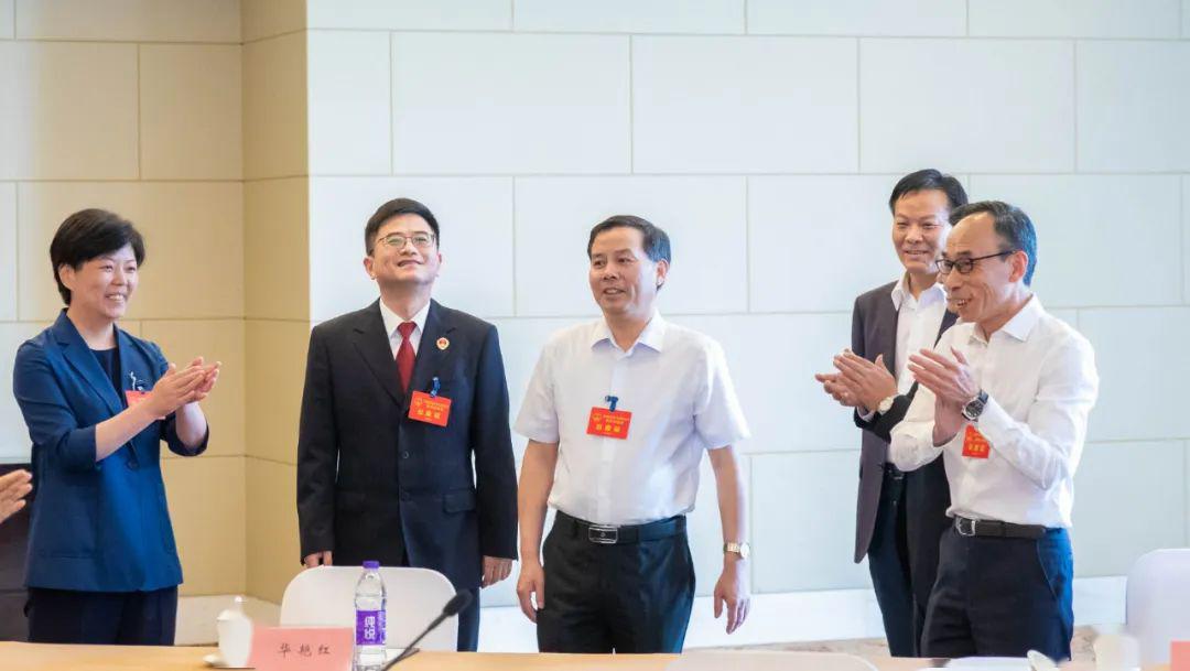 蒋敏与两会代表委员面对面