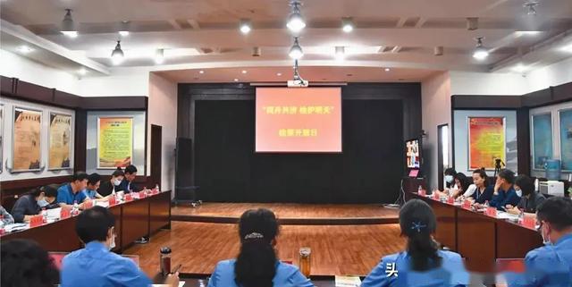 济活动人口_人口调查活动照片(2)