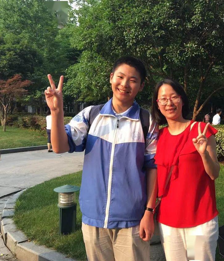 余丰|竟收到中科大的录取通知书!听了背后原因,网友:大写的服气!高二男生提前参加高考