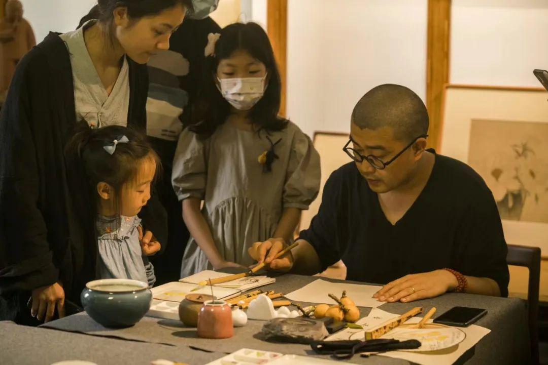 听说瑞鹤图里的仙鹤飞进大肉庄啦