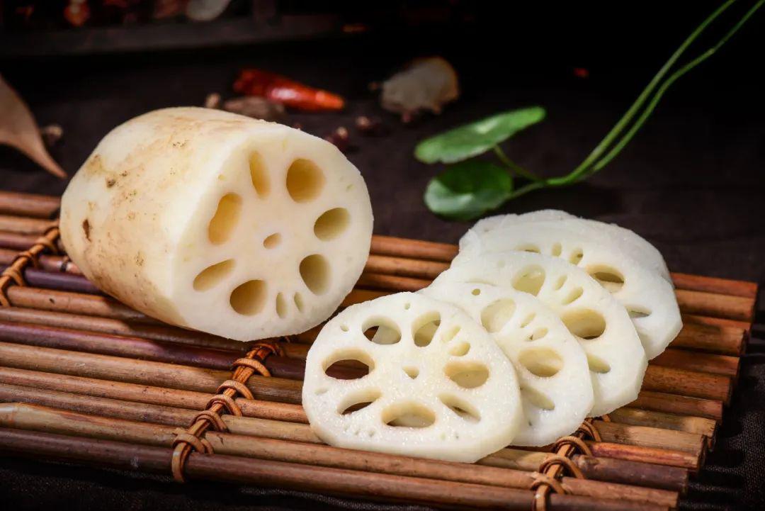 寄生虫|夏季这几种食物家长不要再给孩子吃了！8岁男童肝脏内长满了虫子