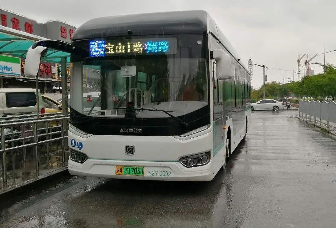 线 路 简 介 巴士五公司宝山1路配车20辆,线路长度为18.
