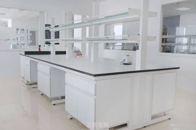 上海焊接廢氣凈化設備中央實驗臺和實驗邊臺有何不同？
