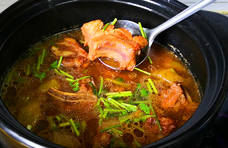 天凉了，这道“暖胃汤”收藏好，营养极高，热热乎乎一大碗，真香
