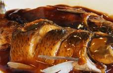浙航名菜“西湖醋鱼”，鱼肉鲜嫩，酸甜无腥味