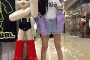 搞笑gif趣图:我这辈子最尴尬的事情是第一次去相亲