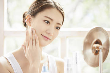 杭州艾芸药业拉人头传销：7层代理发展下线年入