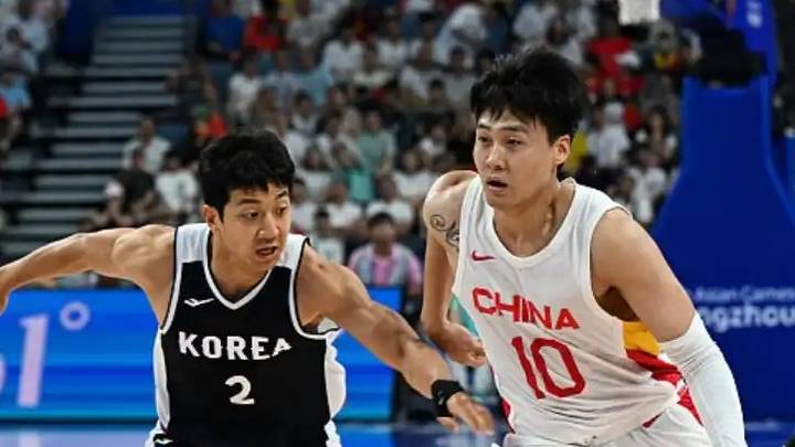 胡金秋14+7轻取韩国男篮挺进4强,他的表现丝滑吗?