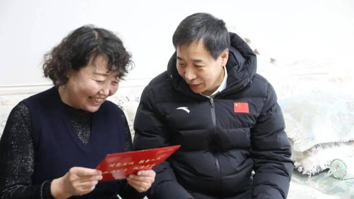 你认为这是声声问候送真情吗?