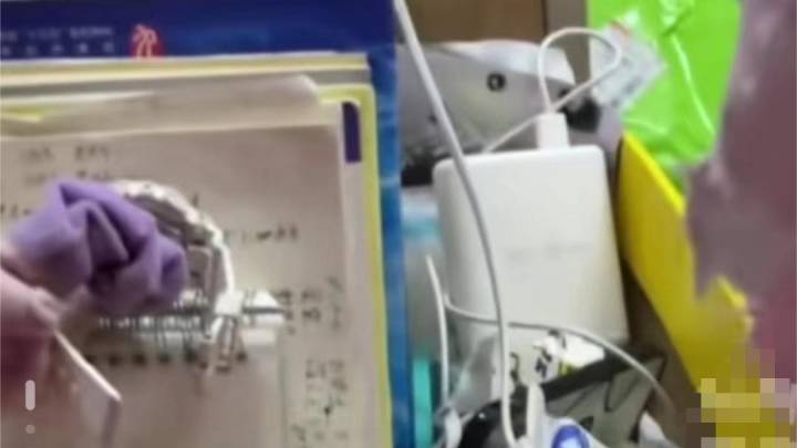 高校晚上10点查寝要求叠被子,是不是闲的?