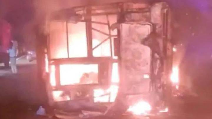 大巴爆胎起火,致25人死亡8人受伤,你怎么看?