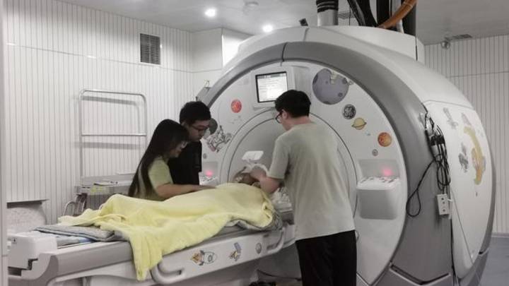 8岁数学奇童完成大脑影像扫描,他的计算天赋高吗?