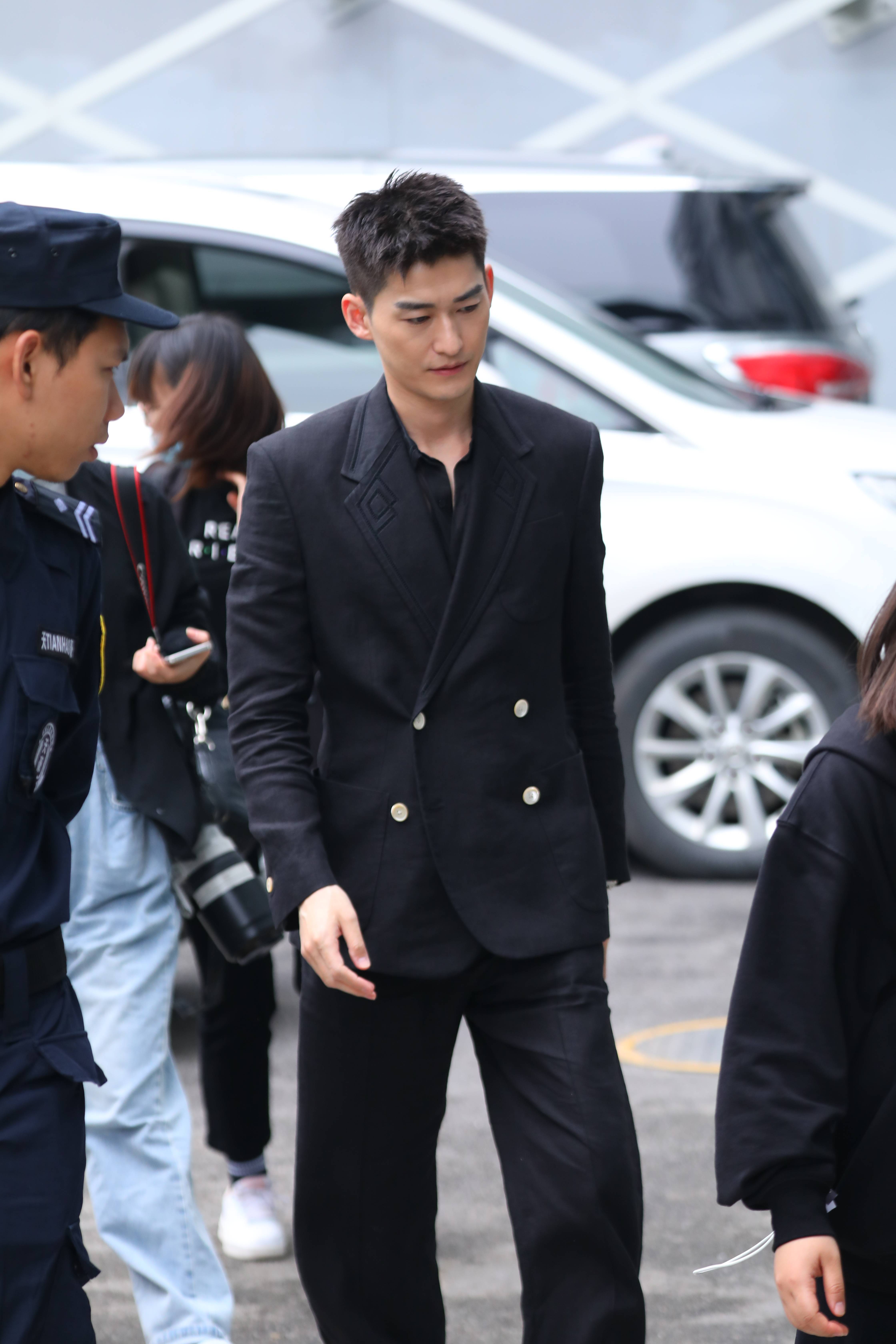 那英周笔畅容祖儿成团后现身张翰尹昉绅士型格