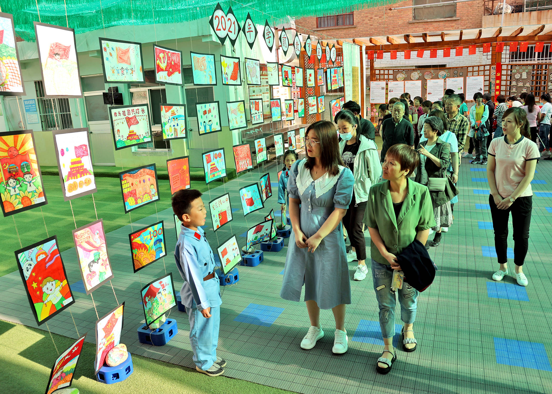 大荔实验幼儿园"童心向党,童画献礼"喜迎建党100周年书画展