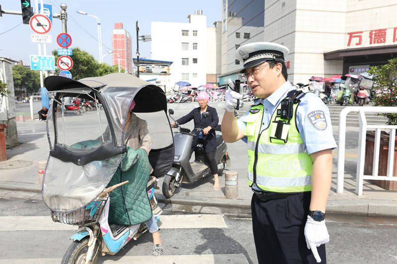 邓州交警赵志勇再获新殊荣