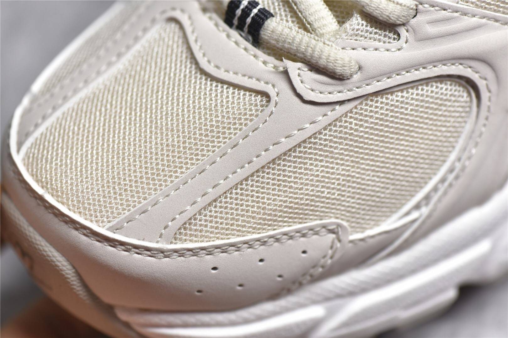 新百伦newbalance530月光米色复古跑鞋评测