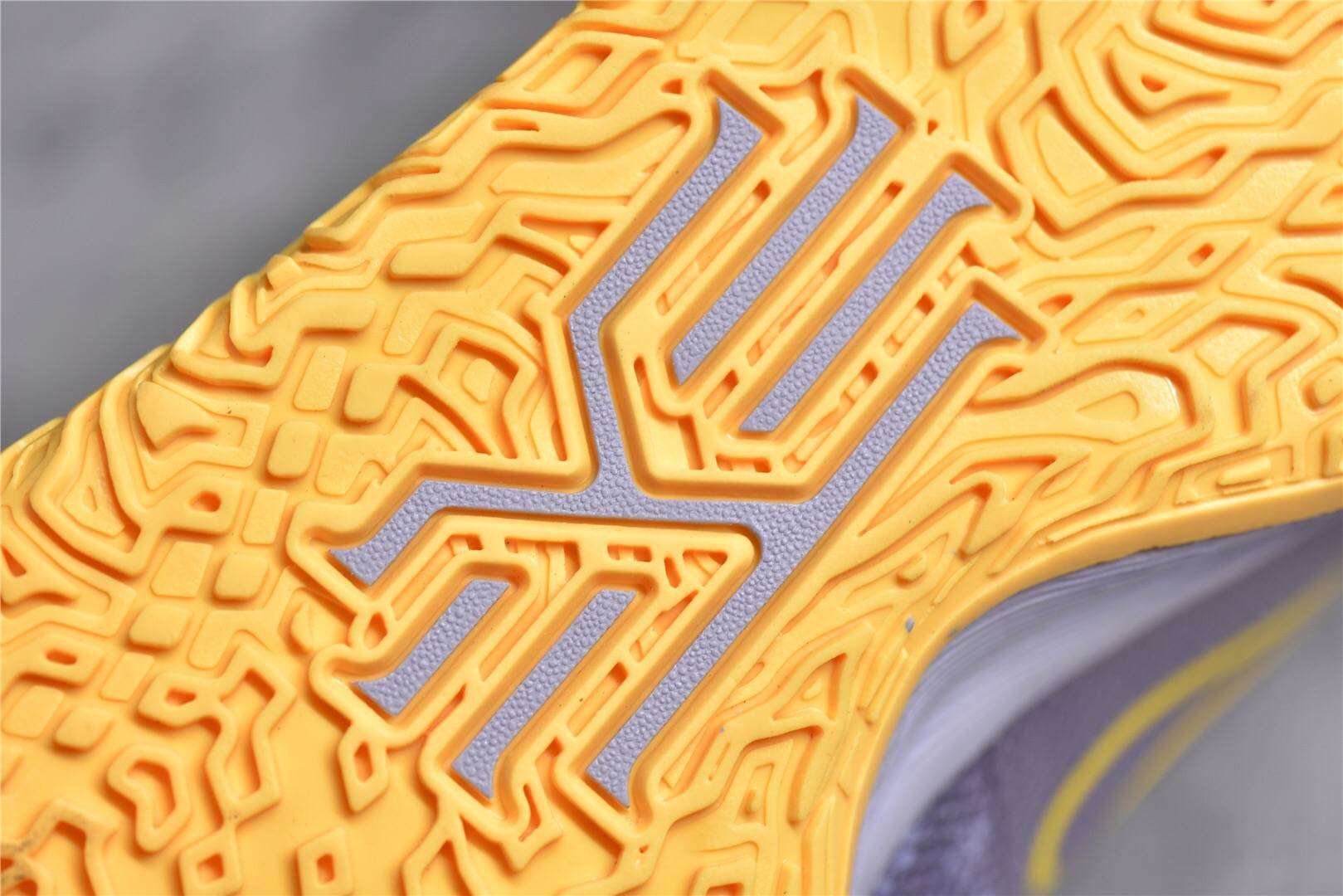 耐克nike kyrie 7 daybreak 欧文7破晓火焰篮球鞋