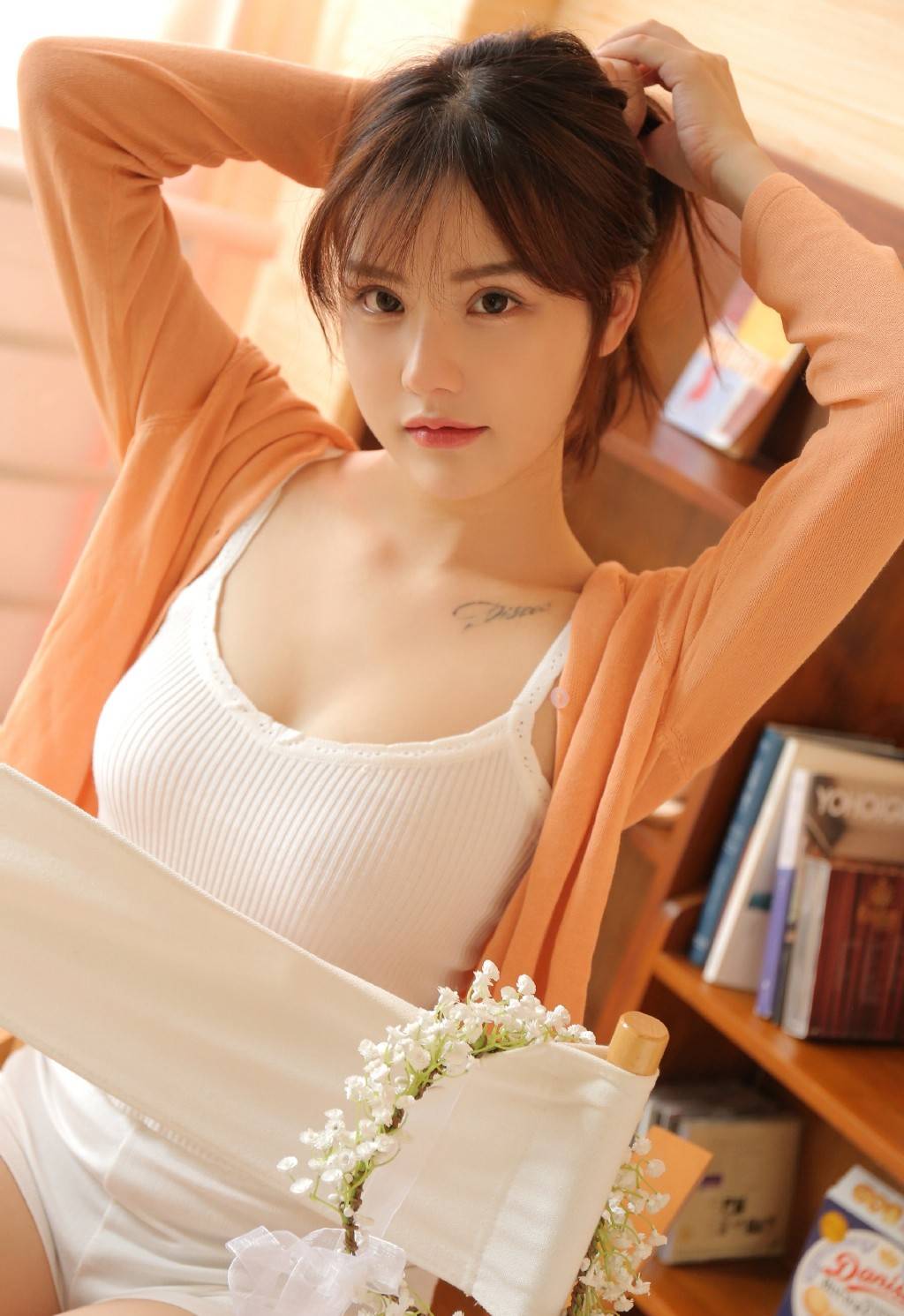 长发美女性感写真