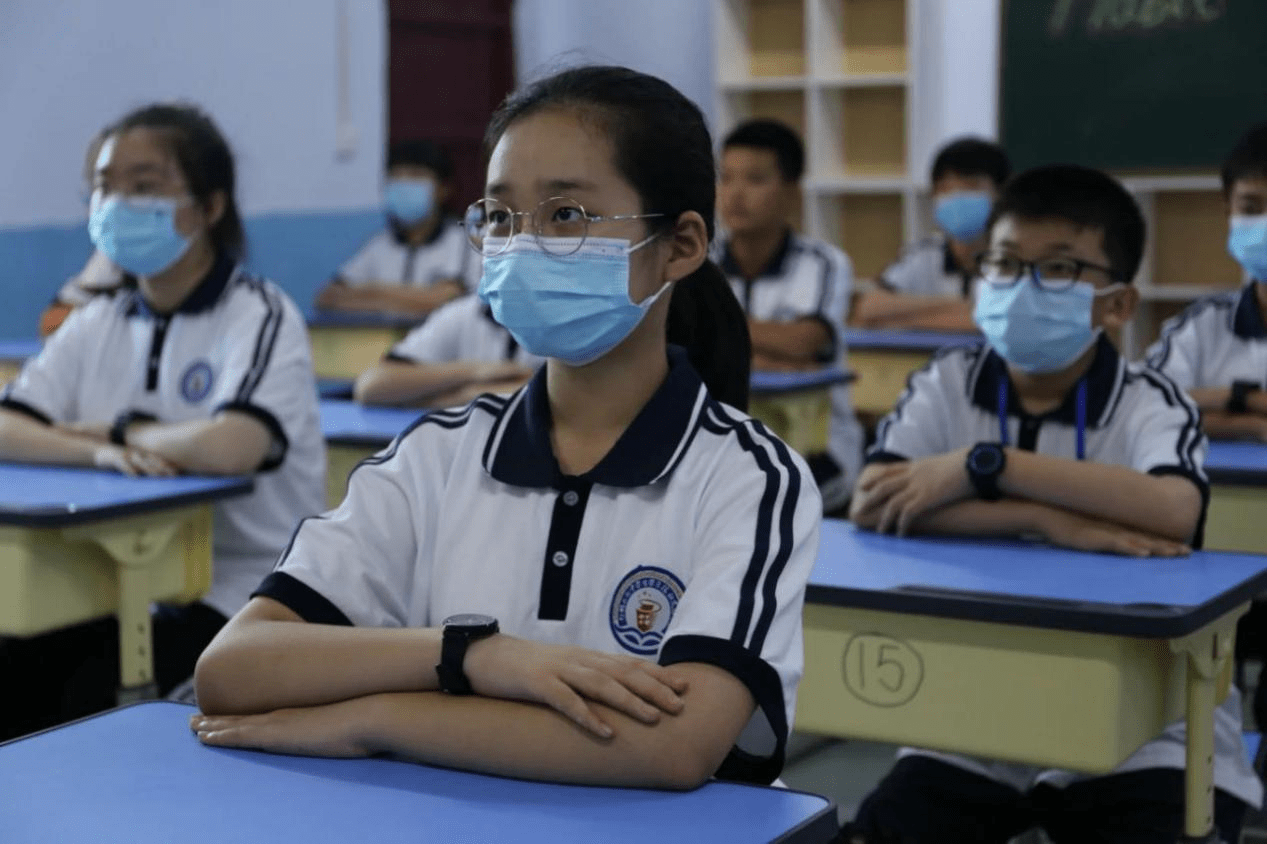 充分了解学生的具体实际情况,包括家庭教育,学生原来学习基础,生活