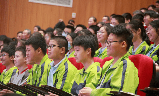 凌宇老师苏州市相城区太平中学初三中考励志演讲会