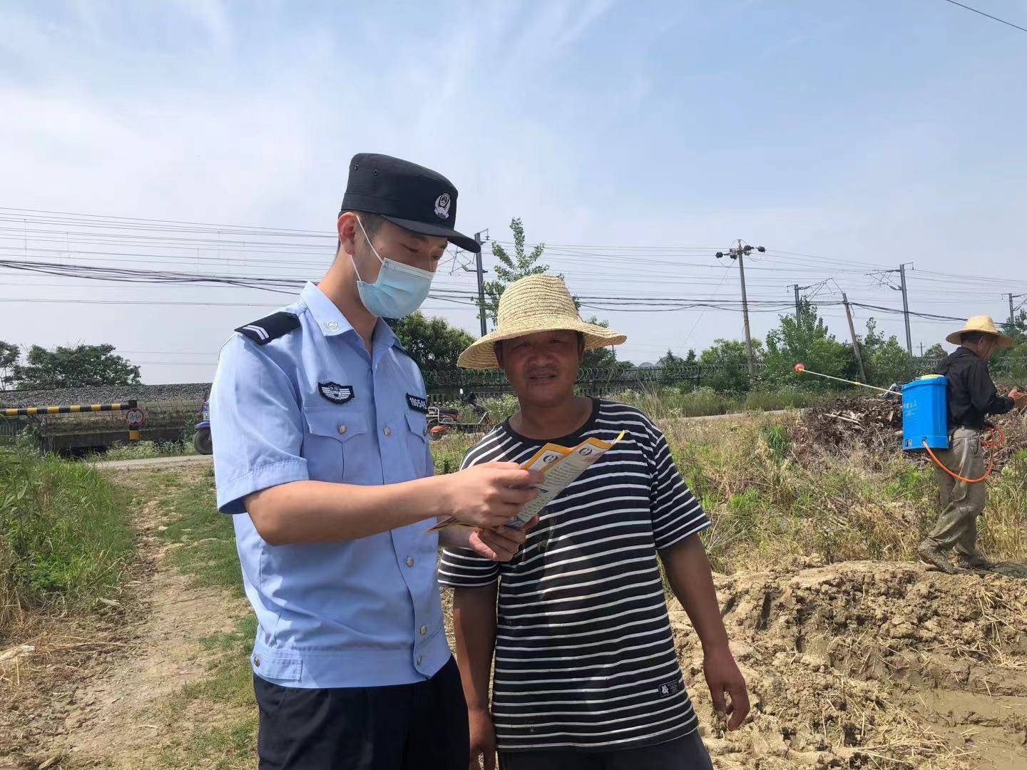 李尚泽:藏蓝警服穿在身 责任担当记在心