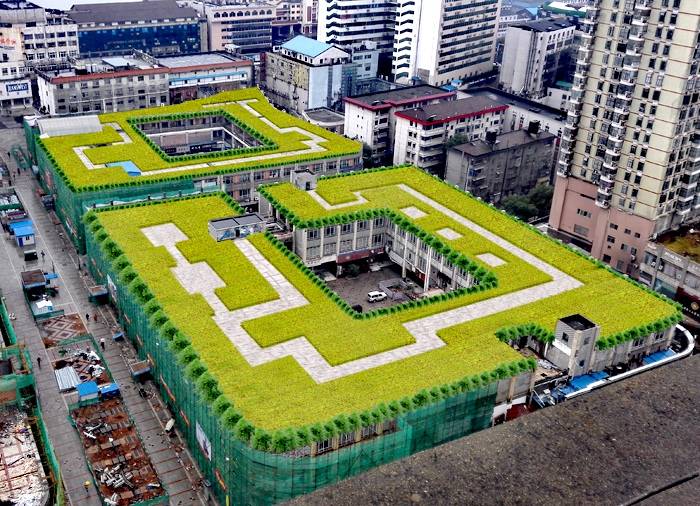 除了家用住宅,写字楼,市政建设都值得建造屋顶花园,实现屋顶绿化,弥补