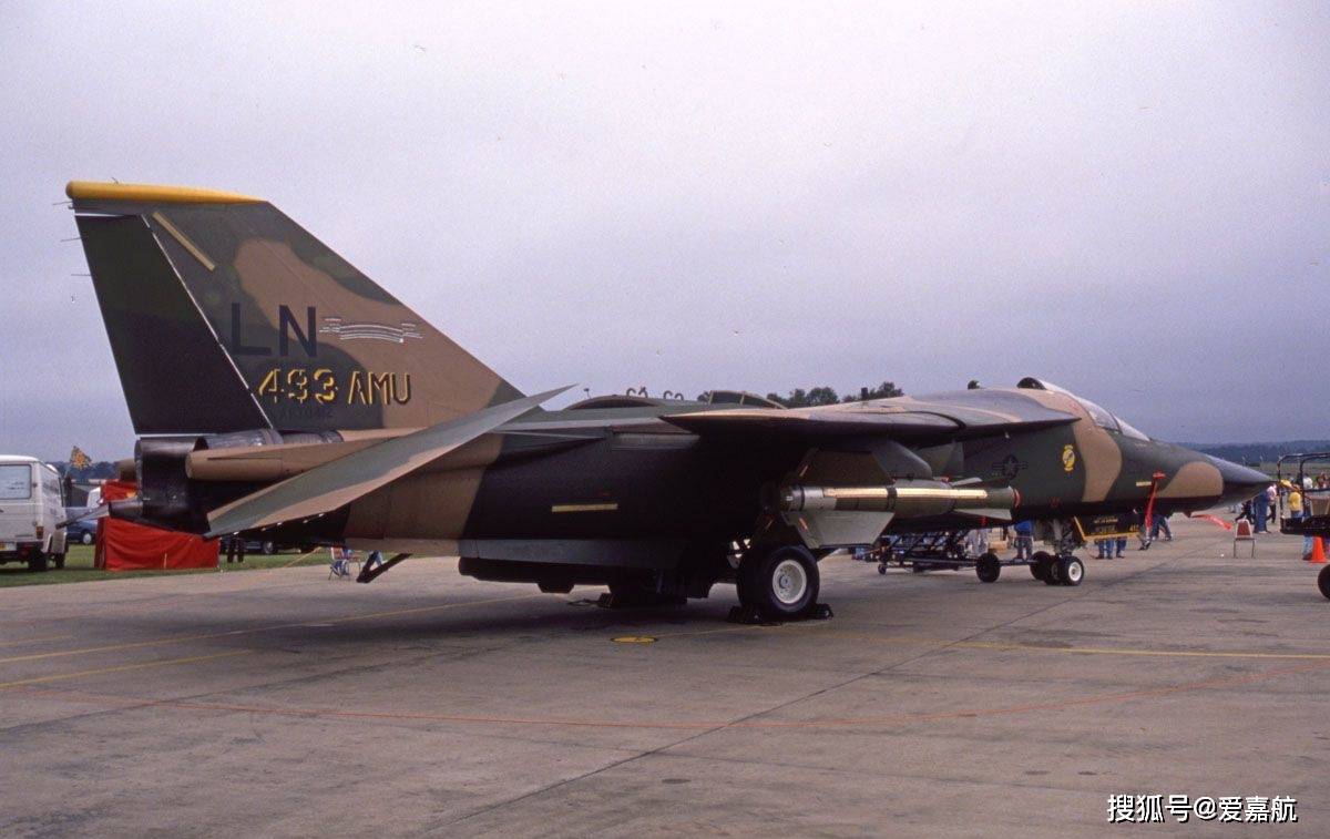 f-111"土豚"多用途中距离战斗轰炸机图片集