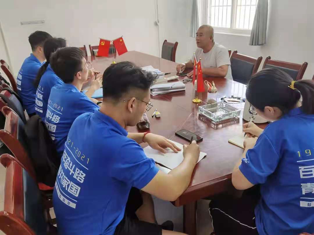 2125名实践队员走进社会,关注民生,针对广大群众密切关心的医疗,养老