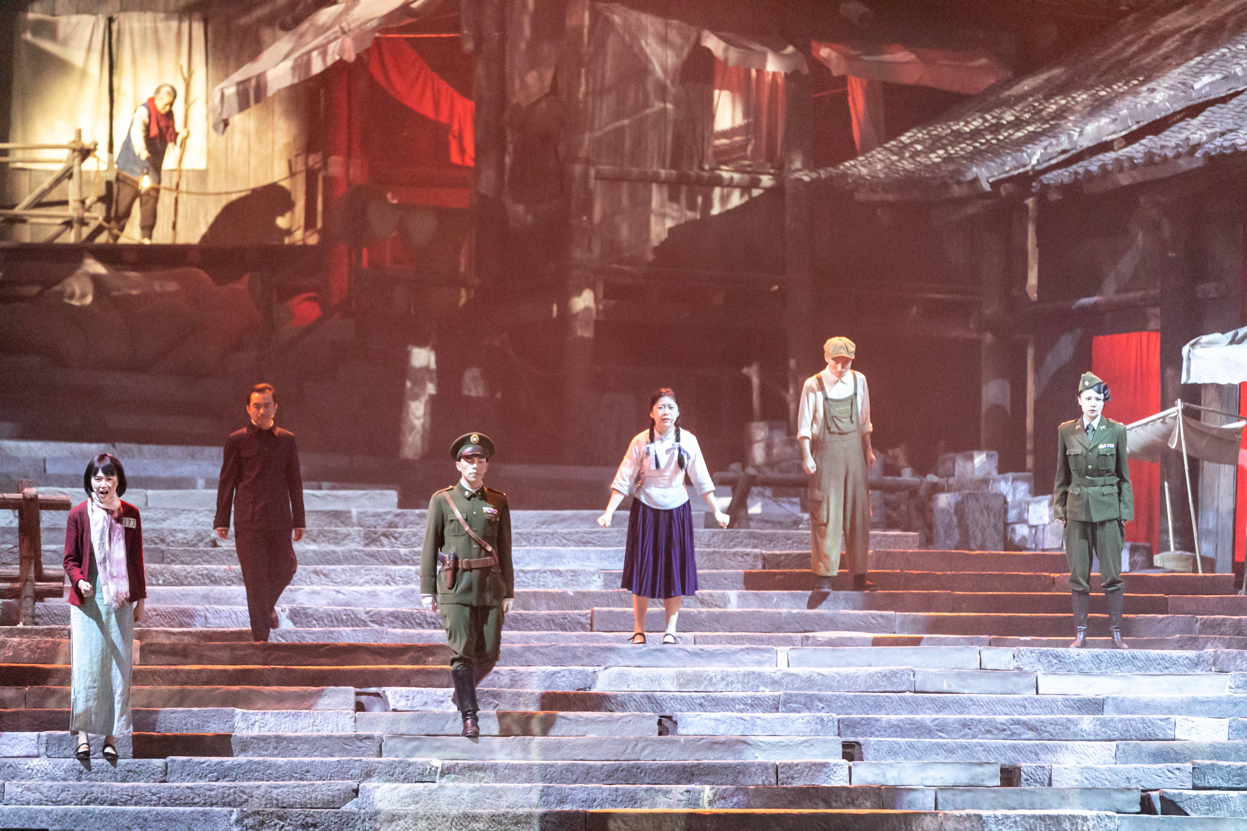 超值得安排的大型红色舞台剧--《重庆·1949》