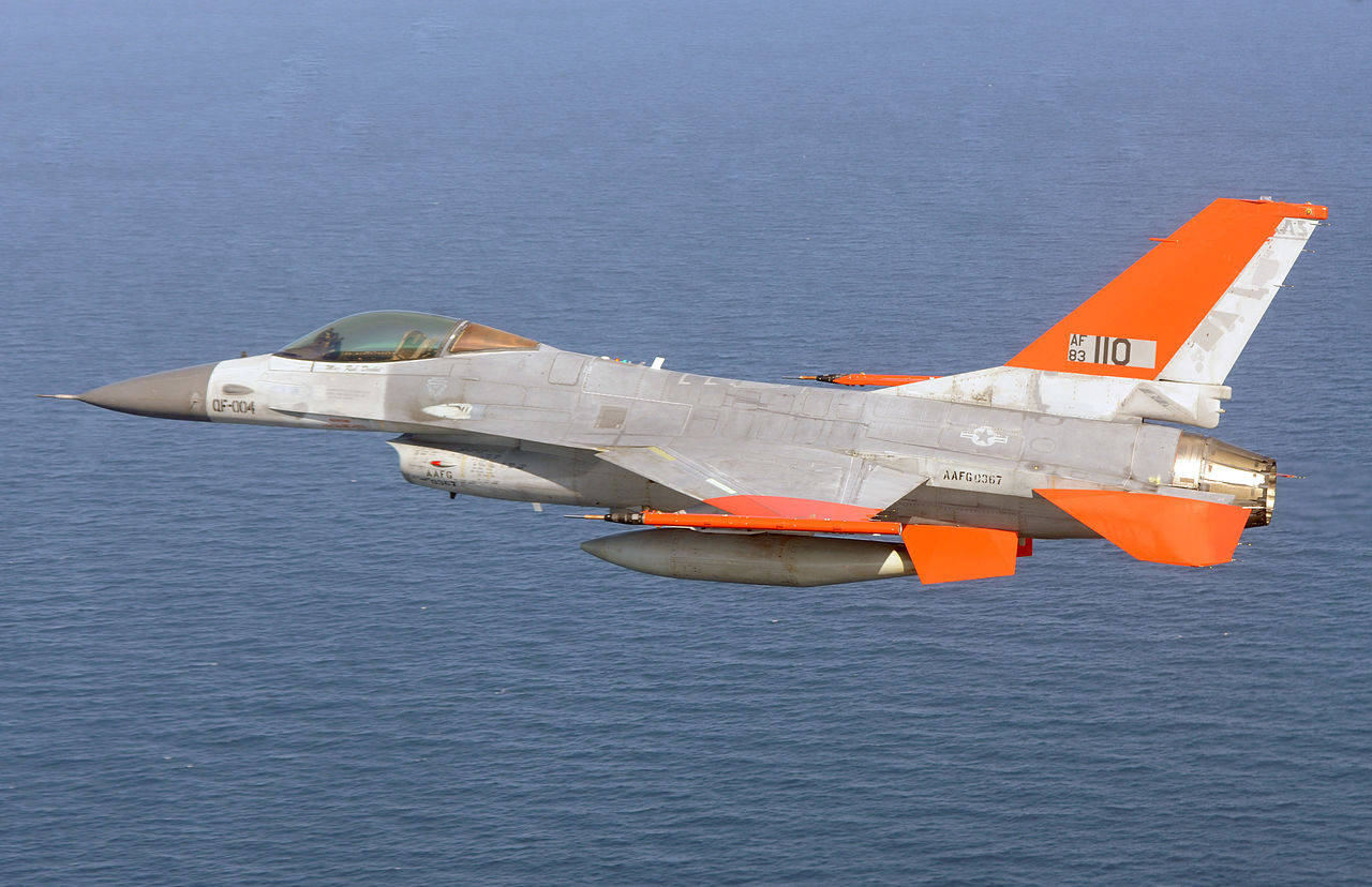 美国空军展示假想敌中队 这样的f16战机涂装外观怎么样?_训练