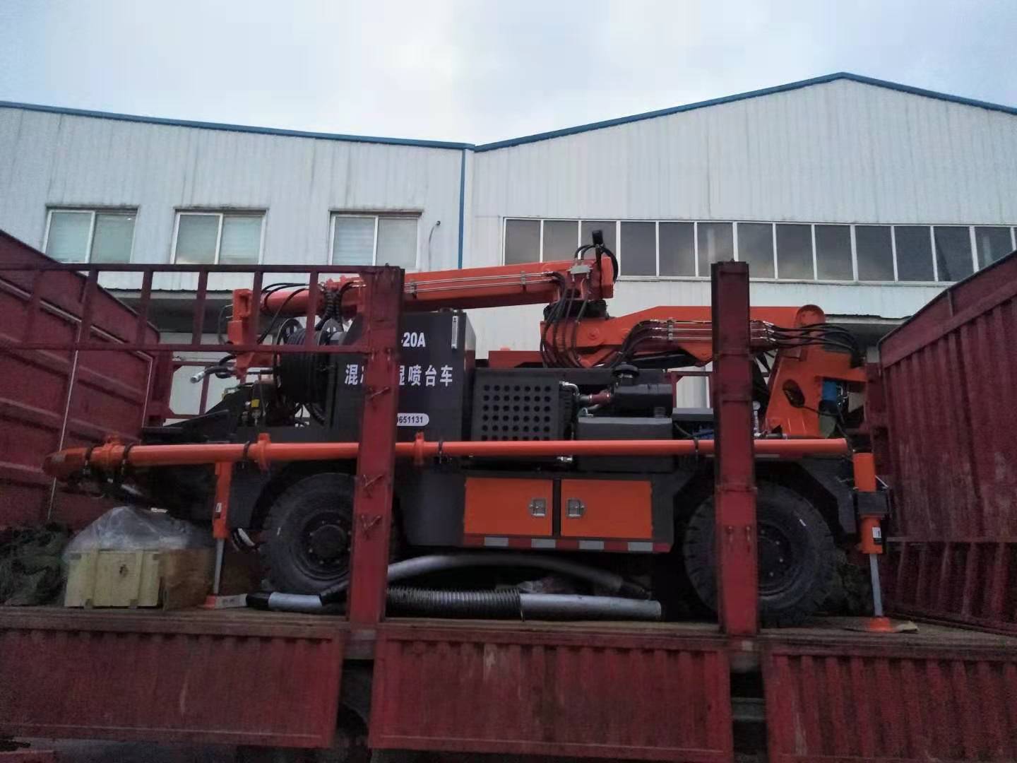 青科重工湿喷台车