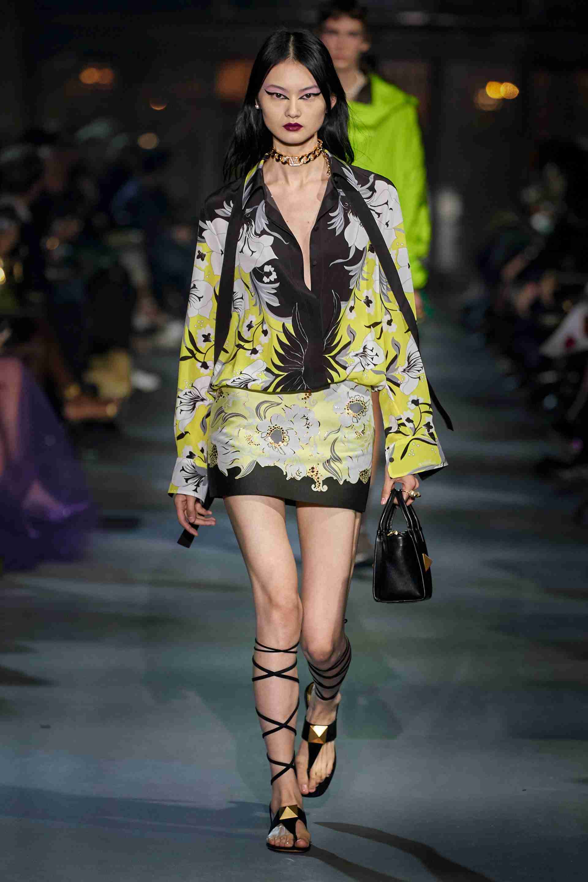 巴黎时装周华伦天奴valentino2022春夏系列