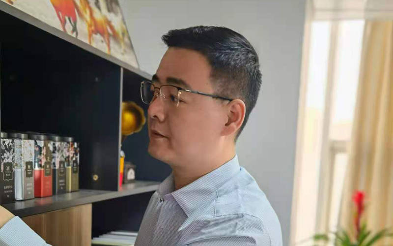 原创与时代奋斗,知名企业家叶必文坚守信念,奋进前行