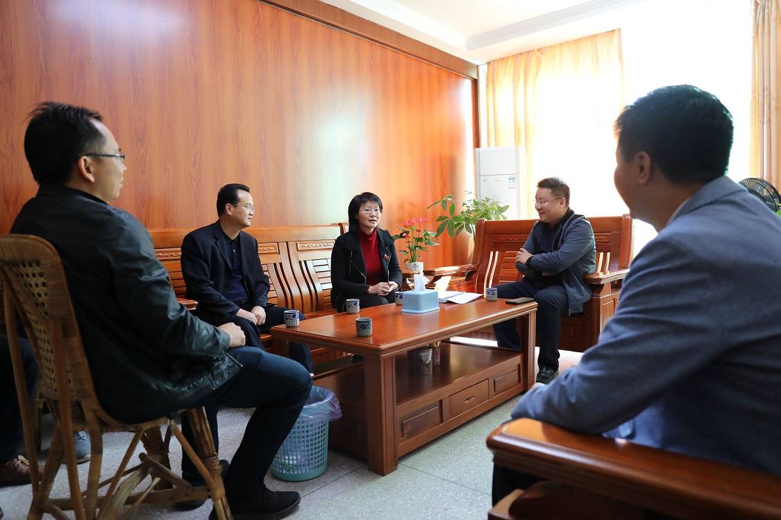 广东五华:五华县检察院党组书记,代理检察长李伟华深入郭田镇调研